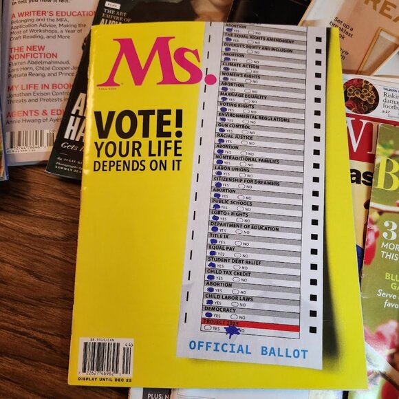 Mystery Magazine Bundle Lot of 10 Magazines RANDOM DATES Reading bundle Collage - Picture 7 of 13